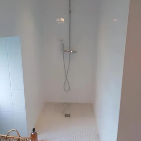 La Petite Maison Dans La Prairie Bed & Breakfast Scillé